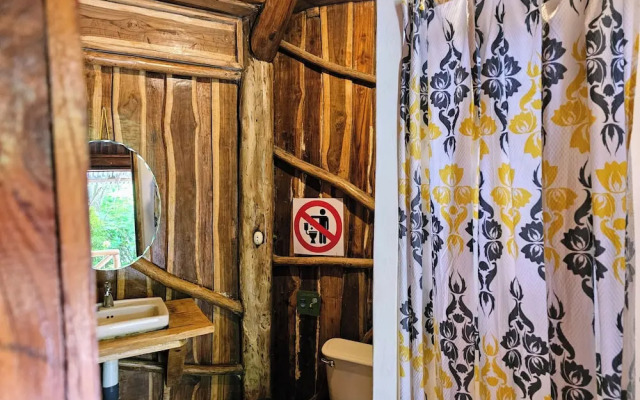 Don Jons Lodge -Surf & Yoga