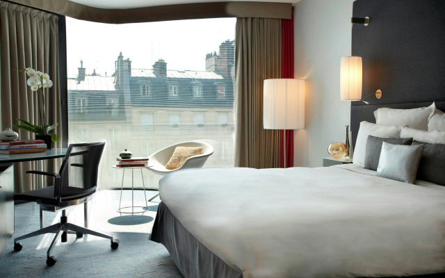 Renaissance Paris Arc de Triomphe Hotel - Image 3