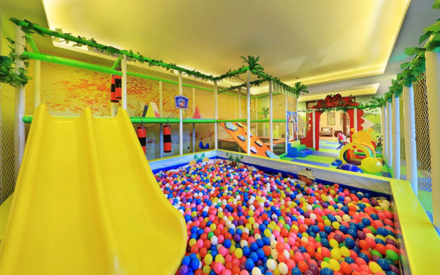 HUALUXE Kunming by IHG