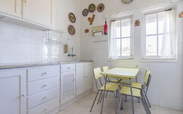 Rustic Seaview Apartment in Cascais