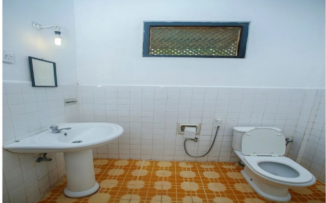 OYO 294 Nilaveli Corridor Hotel