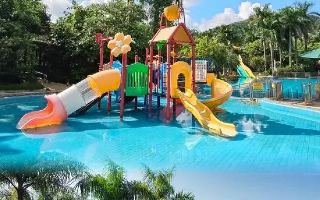 Xinyinzhan Hot Spring Holiday Resort