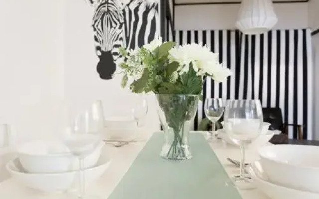 Zebrahouse Himejima