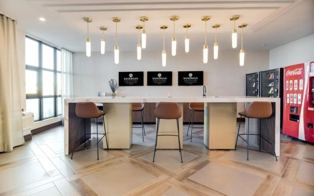 Sandman Signature Saskatoon South Hotel