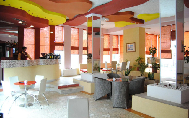 Theranda Hotel