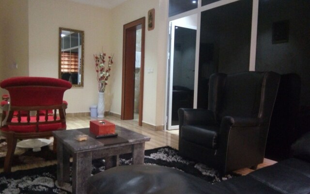 Alim Royal Hotel And Suite