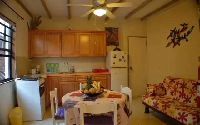 Yellow Bird Apartment