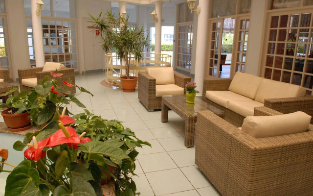 Maistrali Hotel Apartments & Bungalows