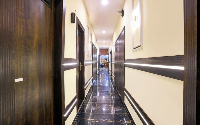 Fabhotel Skyline Suite