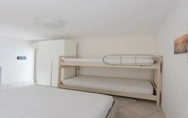 Lovely Flat With Modern Furnishings - Beahost