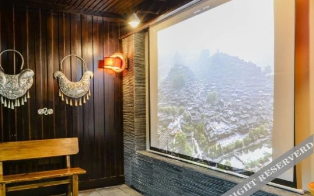 Yangwang Buluo Hotel