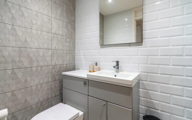 Upscale 2 Bed & Bath Flat in Newport