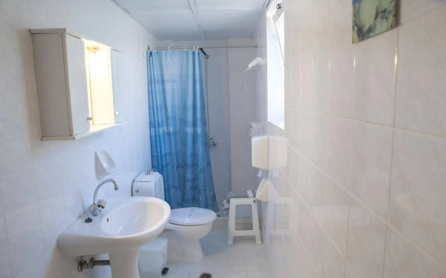 Revekka Rooms
