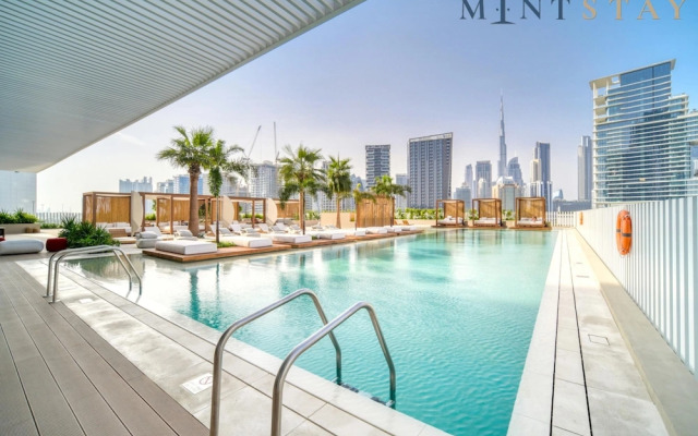 Modern Studio w Balcony in Business Bay