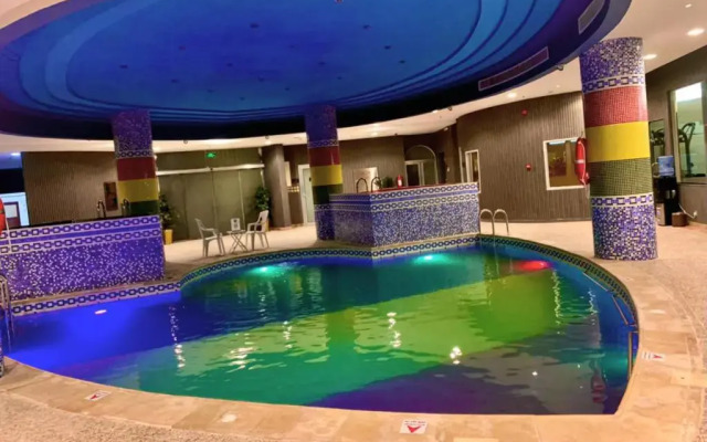 Golden Ship Hotel
