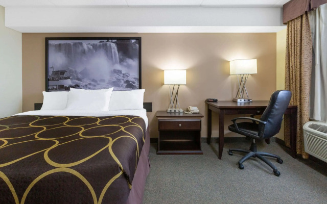 Super 8 by Wyndham Niagara Falls by the Falls