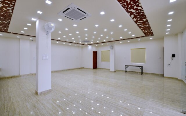OYO 13860 Panchsheel Plaza