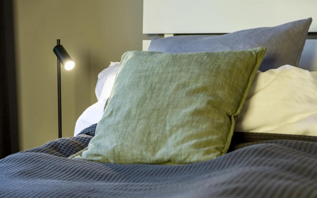 LA-Spacious penthouse, sea view, close to beach