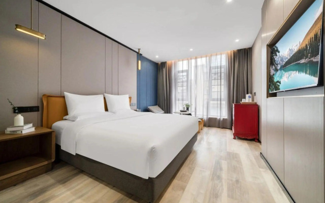 Tutu Fashion Hotel