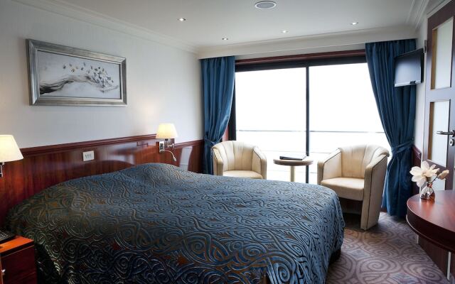 Crossgates Hotelship 4 Star - Medienhafen - Düsseldorf