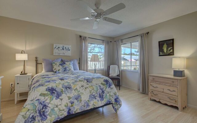 Peaceful Egret Pool Home in Venice