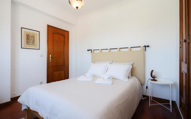 Sea View Apartment by Rent4all