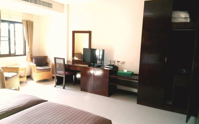 Kamala Beachfront Apartment