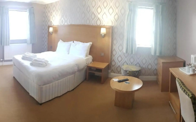 Marsh Farm Hotel