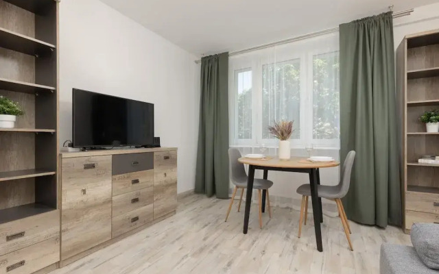 Apartment Warsaw 1 Sierpnia by Renters