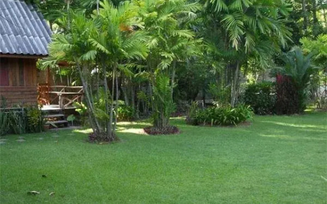 Suwan Guesthouse & Resort