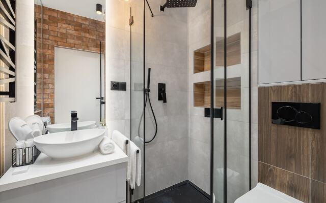 Lux Krakow Apartment by Renters Prestige