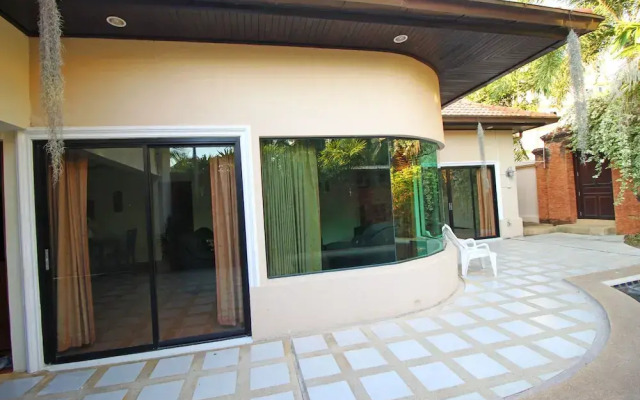 Cosy Beach Pool Villa By Pattaya Sunny Rentals