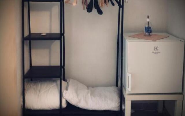 Iknos Guest House