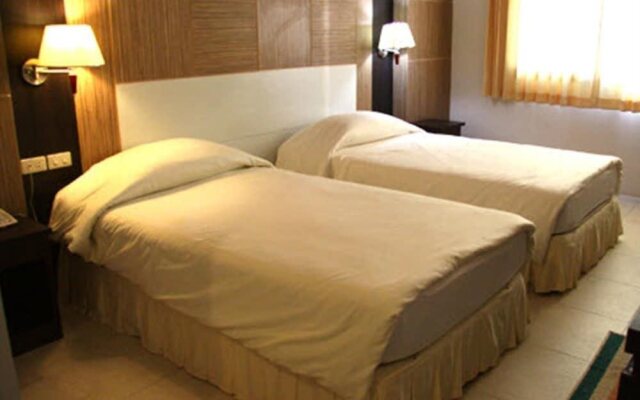 LJ The Emerald Hotel