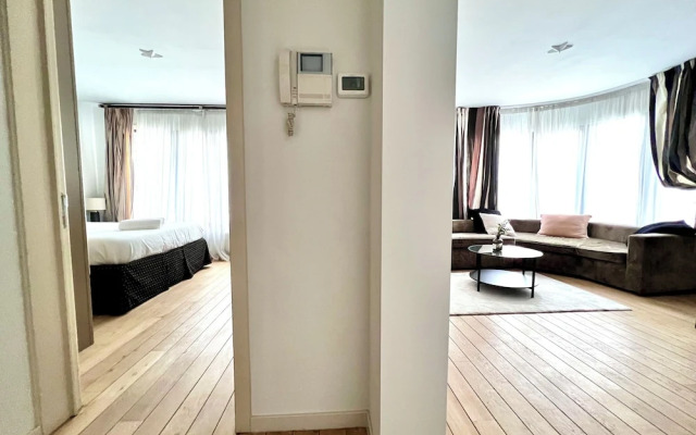 Peaceful 2 minutes European Parliament