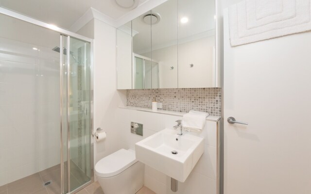 Lakeview Apartment Suite 19