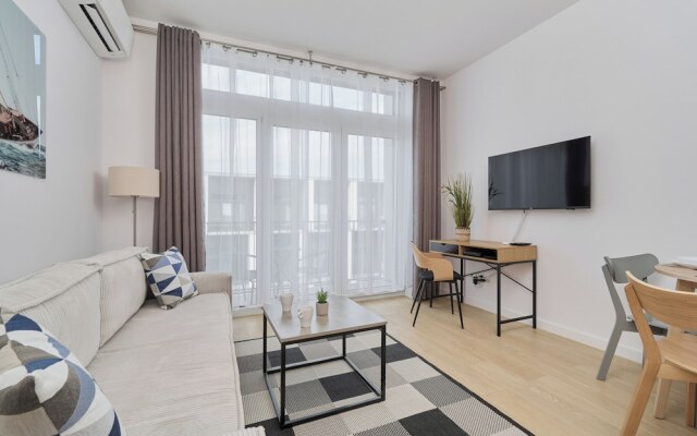 Airport Wrocław Apartment by Renters
