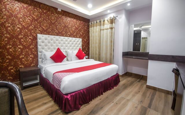 OYO 15582 Hotel Vrinda Regency