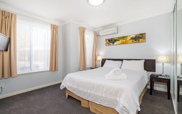 Coastal Cottage - U22 Cape View Resort – Guest Rooms – Busselton