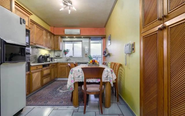 165 sm Penthouse Maisonette Apartment