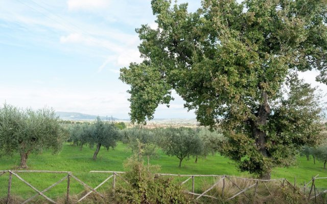 Farmhouse in Giano Dell'umbria with Hot Tub, Swimming Pool