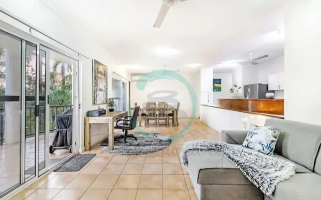 ZEN FORESHORE - 2 Bedroom Apt with Pool