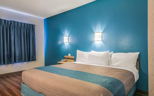 Motel 6 New Braunfels, TX