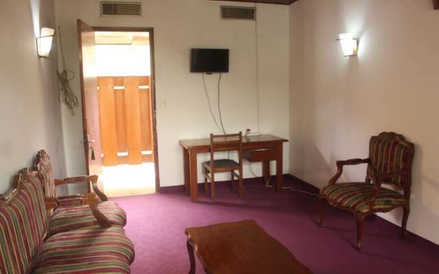 Central Hotel
