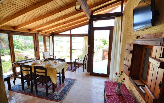 KAY4800 Villa Sems 2 Bedrooms