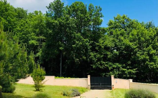 Villa piscine privée vallée châteaux Dordogne