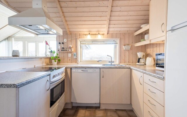 6 Person Holiday Home in Hemmet