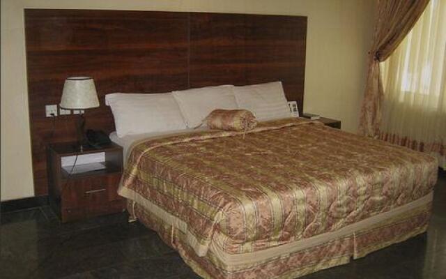 Summit Villas Suites & Apartment