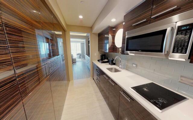 Beachfront Condo in Central Beach