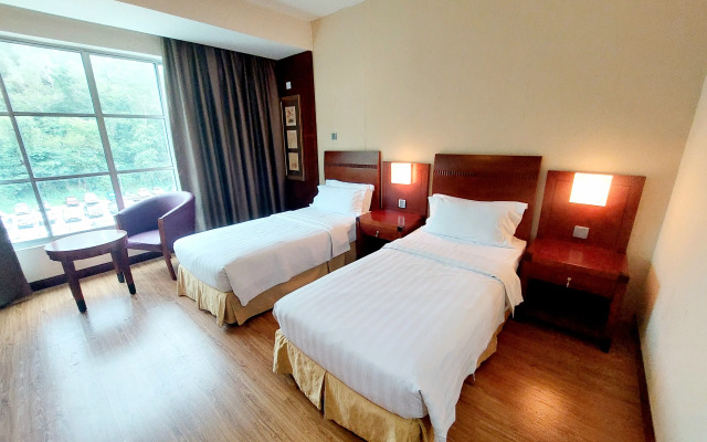 Celyn Hotel, City Mall